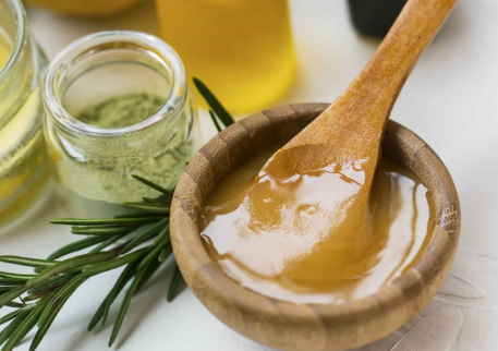 Honey in the hair: learn what it is for and how to use it